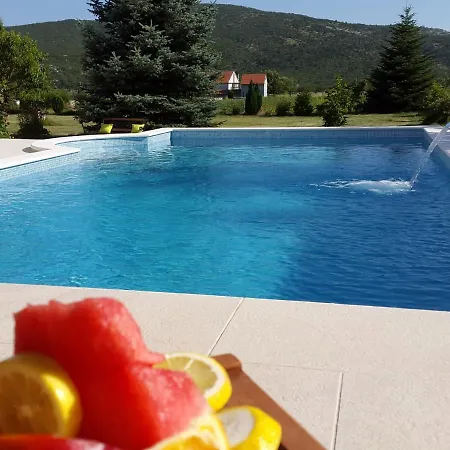Poolincluded Villa Neoric * Muc