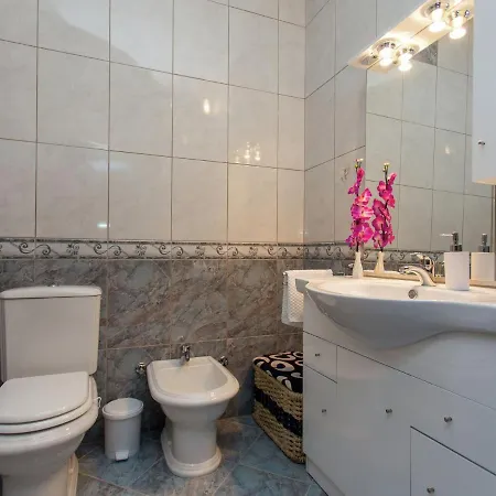 Poolincluded Villa Neoric Muc