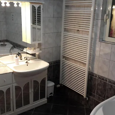 Poolincluded Villa Neoric Muc