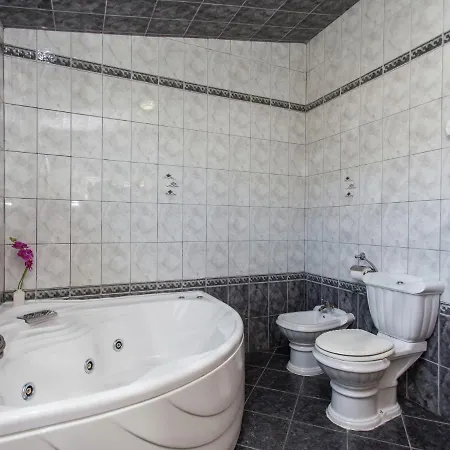 Poolincluded Villa Neoric Villa *