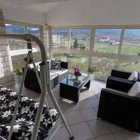 Poolincluded Villa Neoric Muc