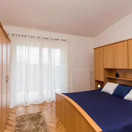 Villa Poolincluded Villa Neoric Muc