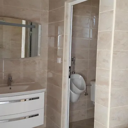 Poolincluded Villa Neoric Muc