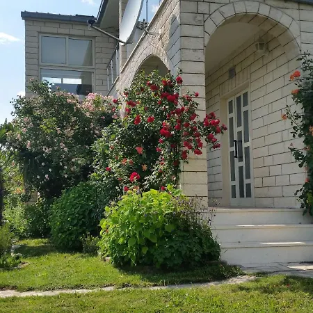 Poolincluded Villa Neoric Villa *