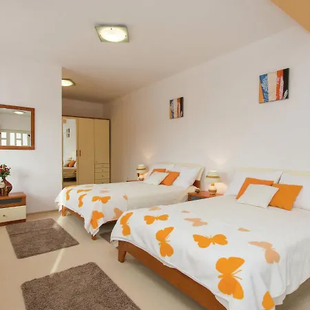 Poolincluded Villa Neoric Вилла